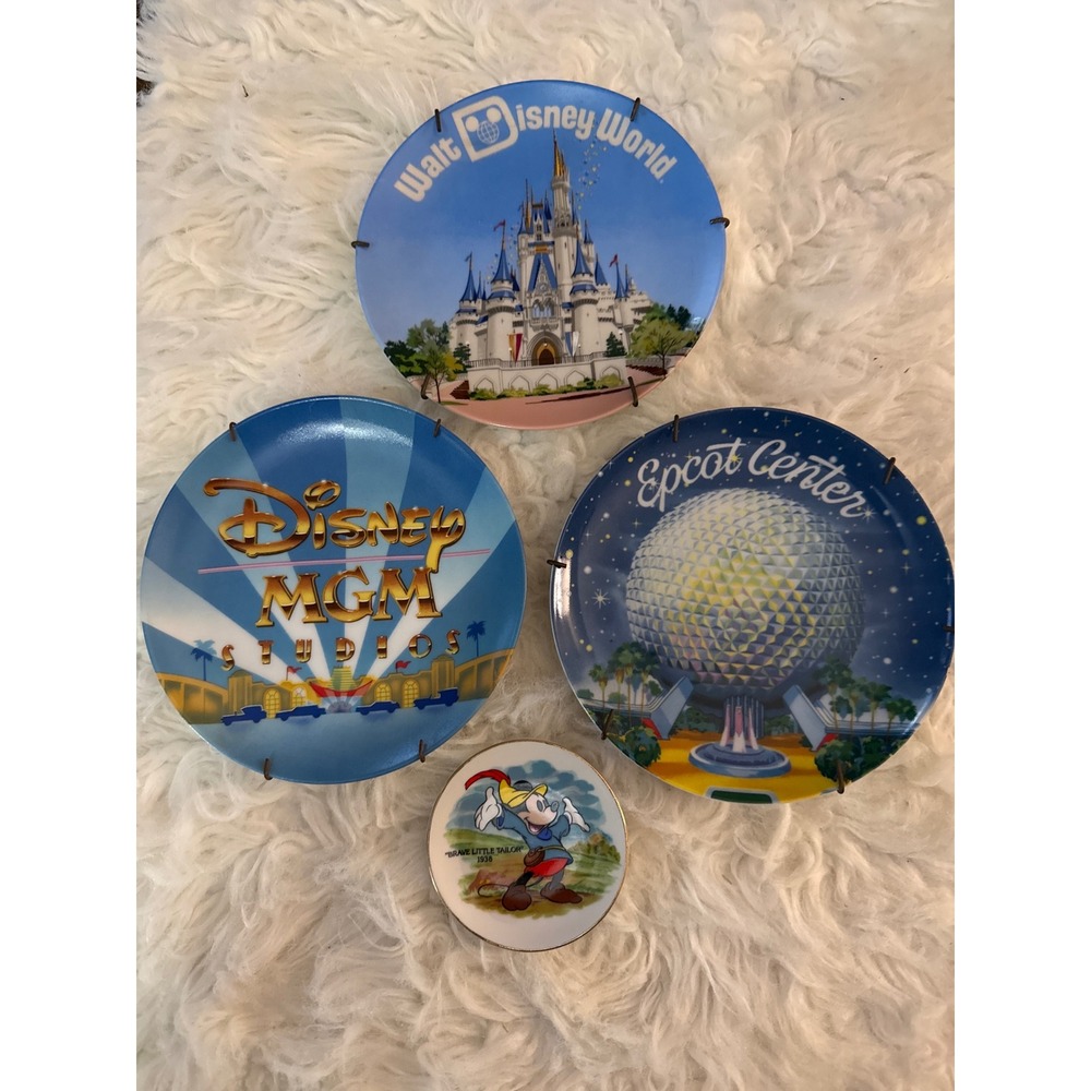 Vintage‎ Disney World Epcot MGM Studios Brave Little Tailor Decorative Plate Lot